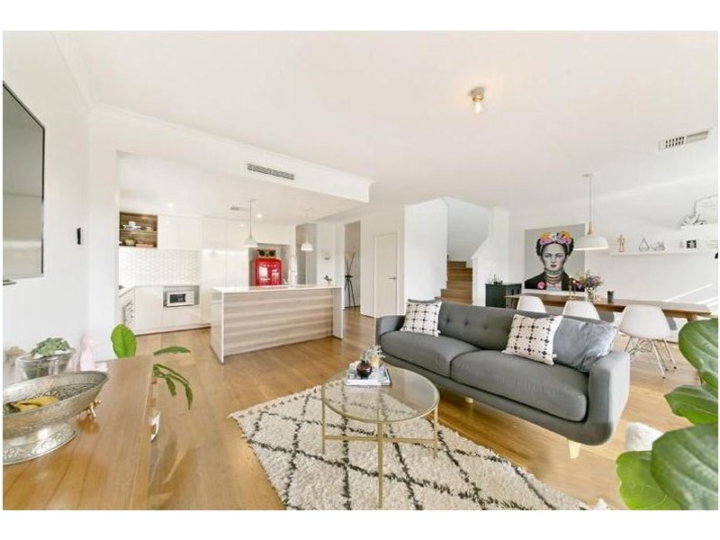28 Mayor Road, Coogee WA 6166