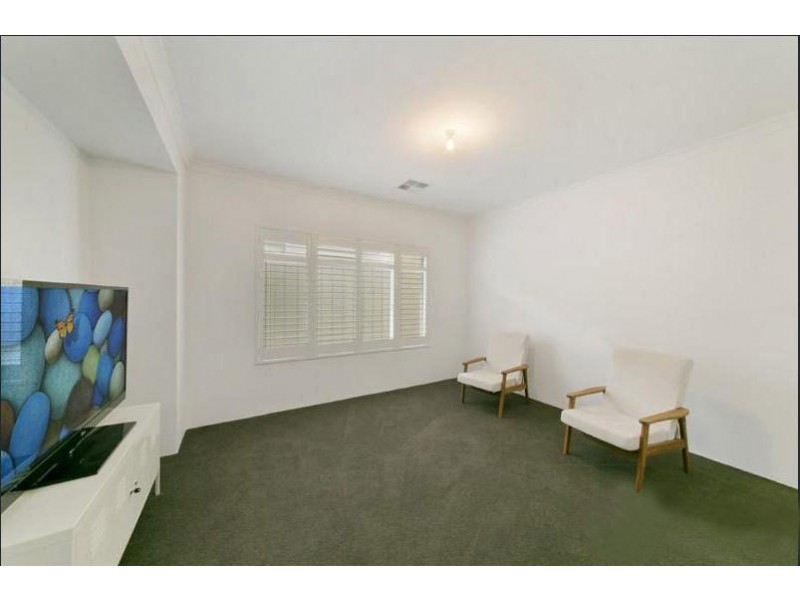 28 Mayor Road, Coogee WA 6166