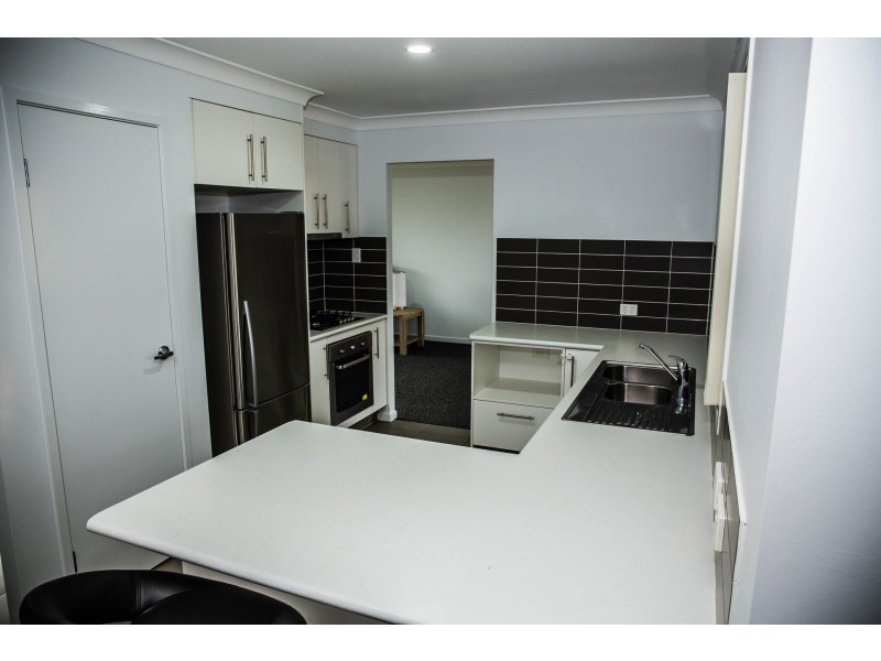 33 Cottonwood Crescent, Springfield Lakes QLD 4300
