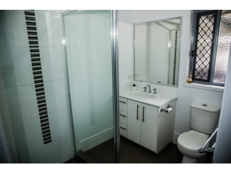 33 Cottonwood Crescent, Springfield Lakes QLD 4300