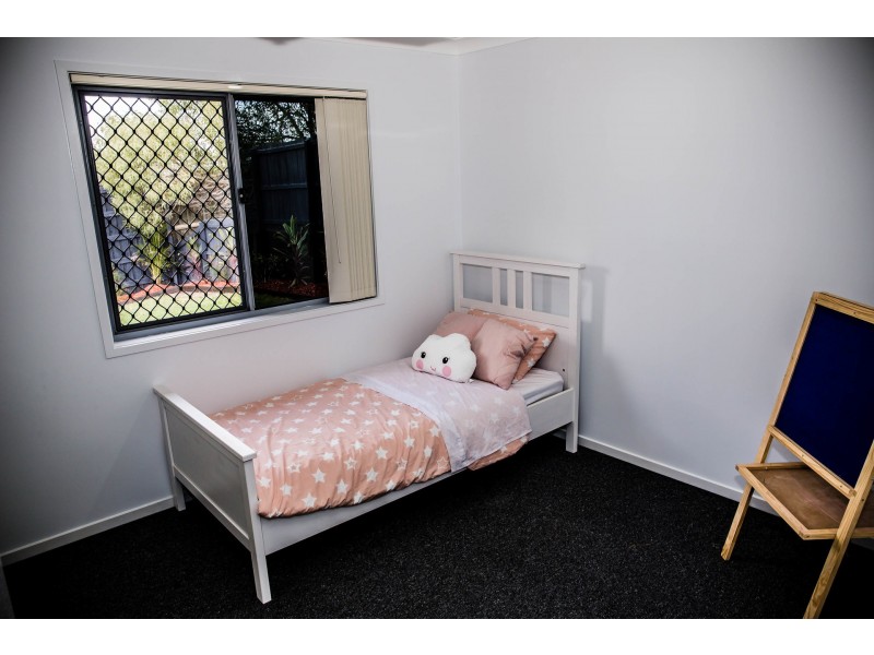 33 Cottonwood Crescent, Springfield Lakes QLD 4300
