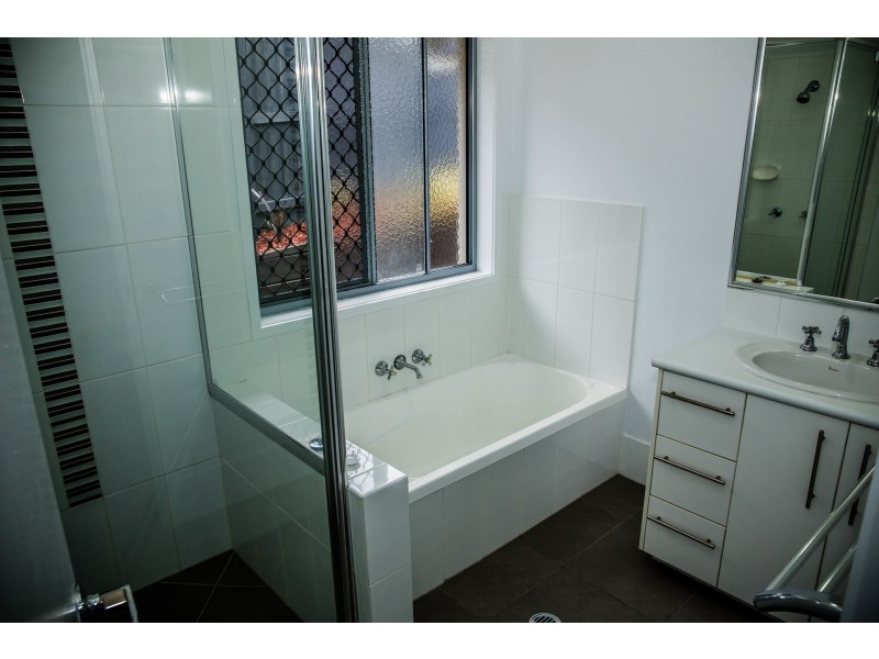 33 Cottonwood Crescent, Springfield Lakes QLD 4300