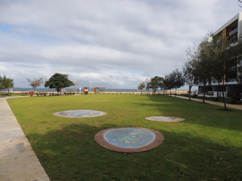 28 Lucretia Circle, North Coogee WA 6163