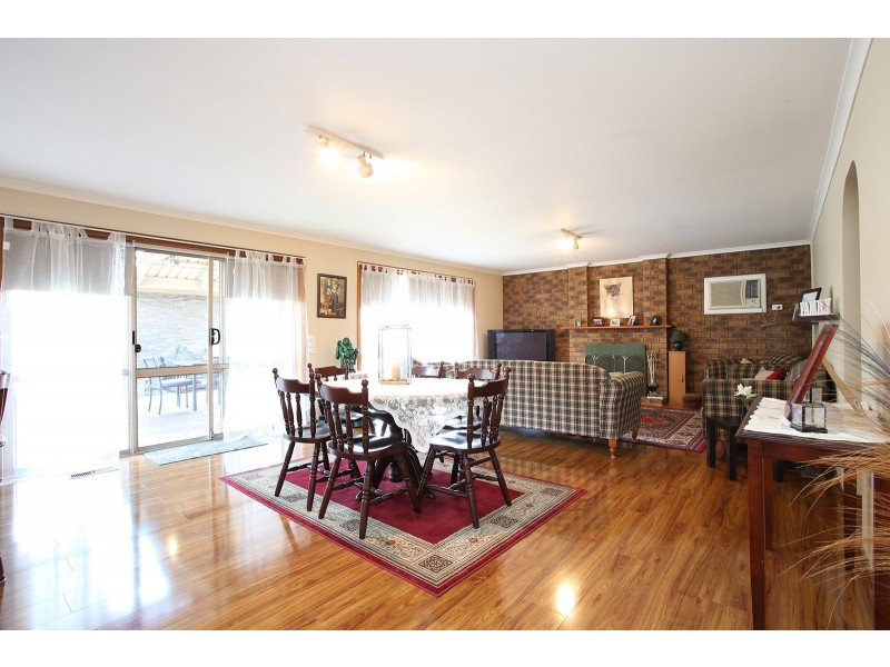 36 Erskine Drive, Rowville VIC 3178