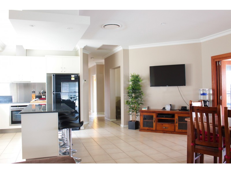 12 Chateau Street, Springfield Lakes QLD 4300