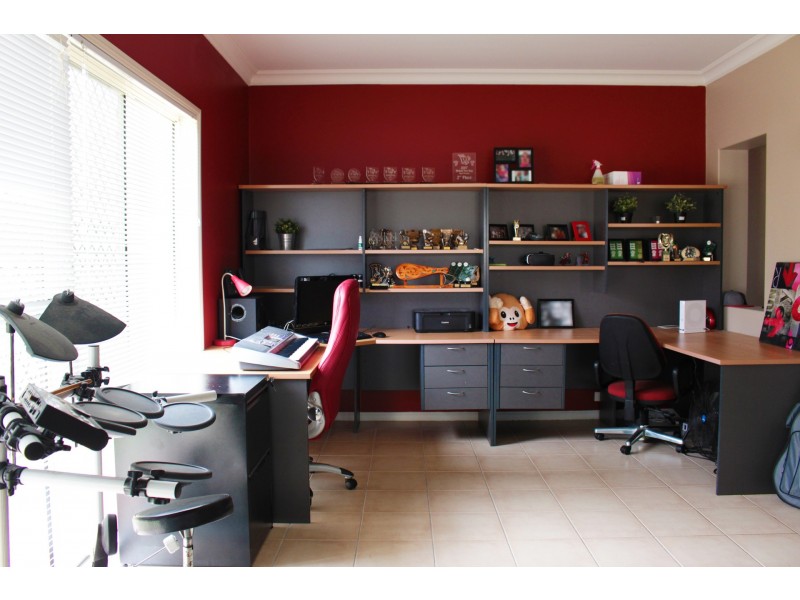 12 Chateau Street, Springfield Lakes QLD 4300