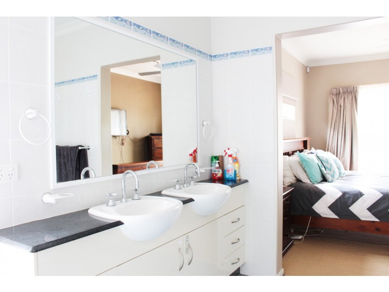 12 Chateau Street, Springfield Lakes QLD 4300