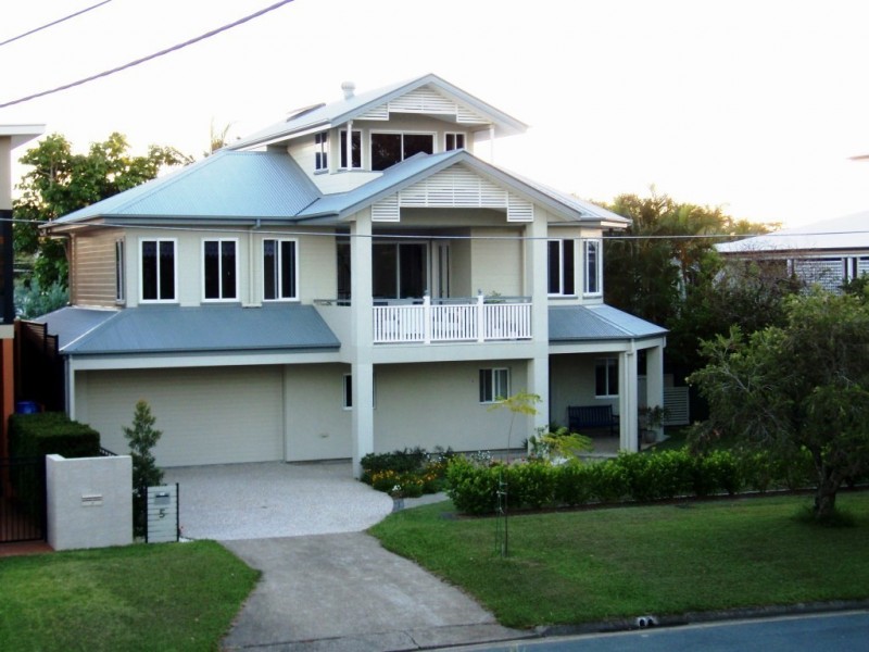 5 Fourth Avenue, Scarborough QLD 4020