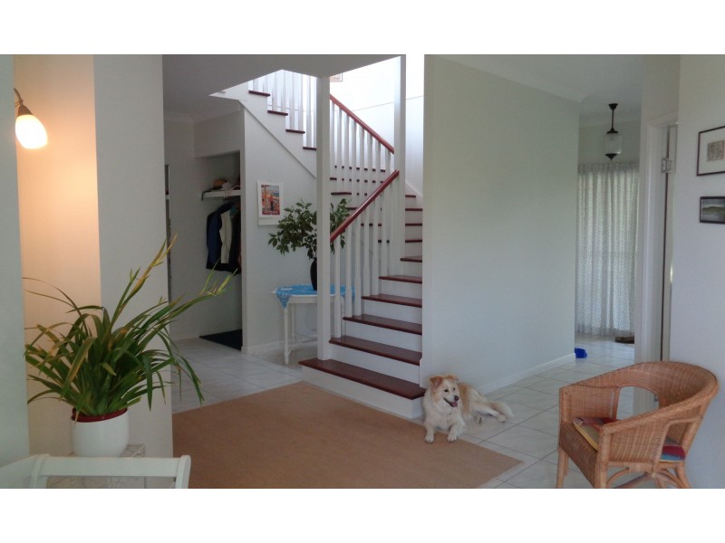 5 Fourth Avenue, Scarborough QLD 4020
