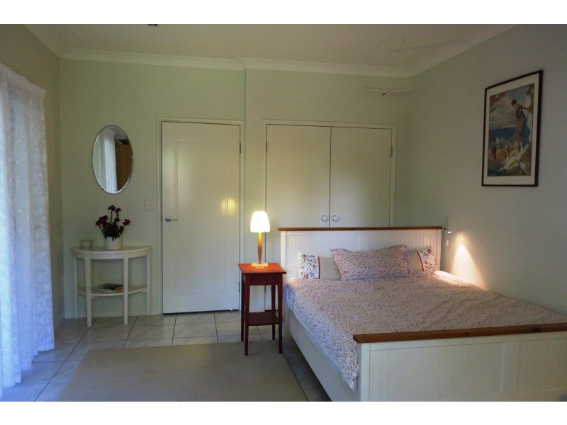 5 Fourth Avenue, Scarborough QLD 4020