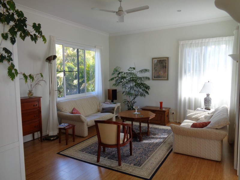 5 Fourth Avenue, Scarborough QLD 4020