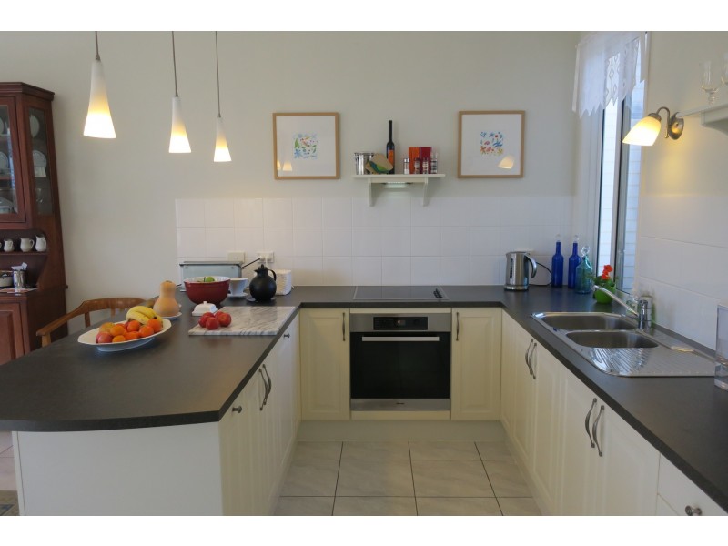 5 Fourth Avenue, Scarborough QLD 4020