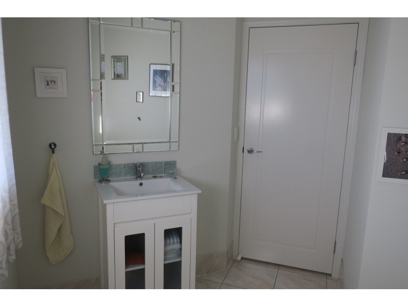 5 Fourth Avenue, Scarborough QLD 4020
