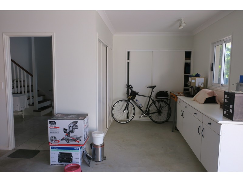 5 Fourth Avenue, Scarborough QLD 4020