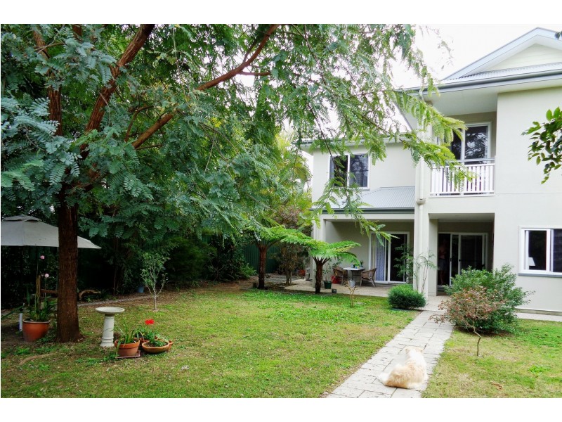 5 Fourth Avenue, Scarborough QLD 4020