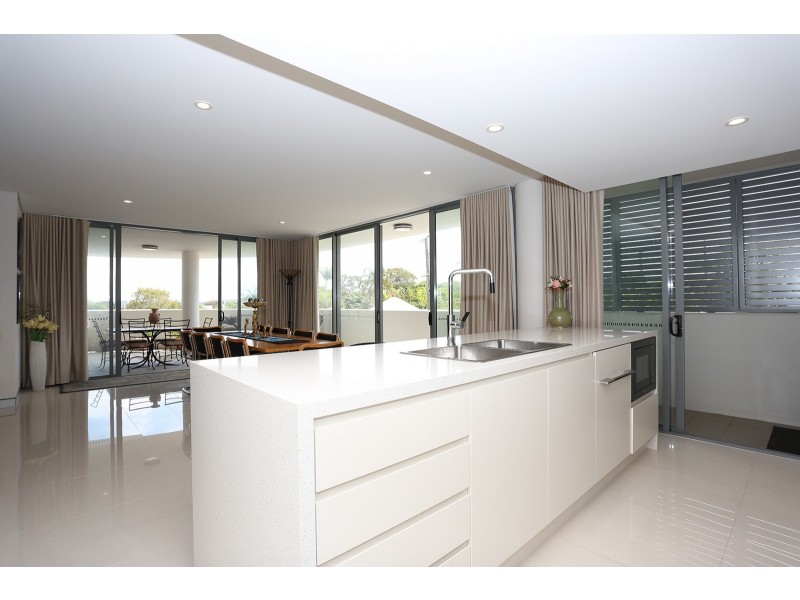 63/36 Woodcliffe Crescent, Woody Point QLD 4019