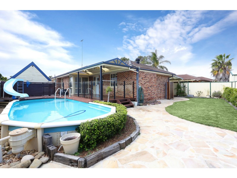 37 Dryberry Avenue, St Clair NSW 2759