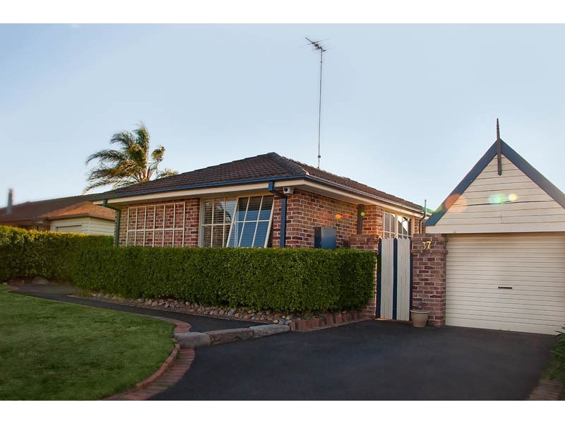 37 Dryberry Avenue, St Clair NSW 2759