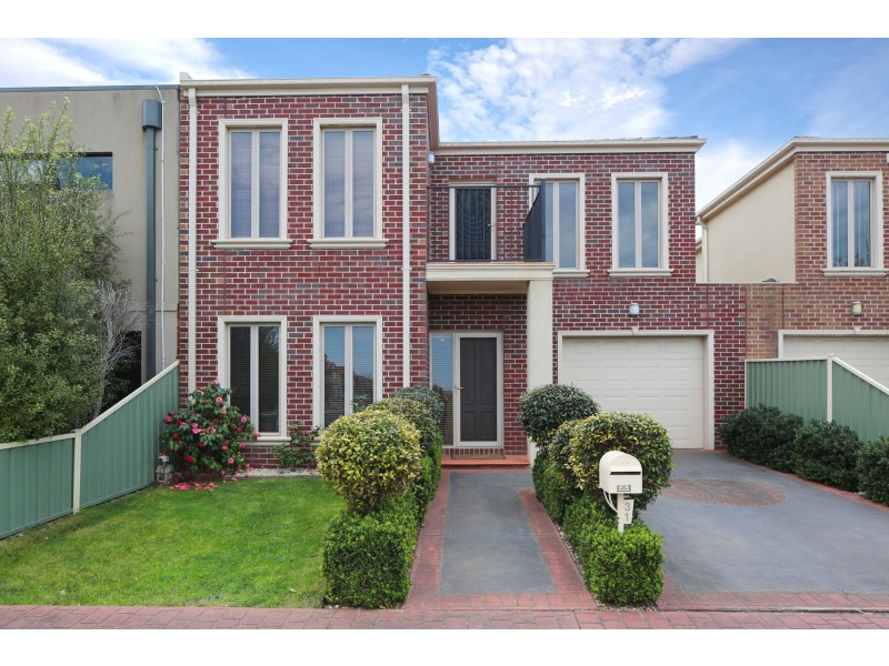 31 Hyde Park Terrace, Point Cook VIC 3030
