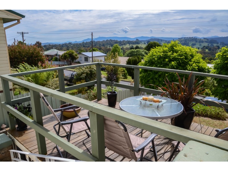 34 Sunnyside Avenue, Batlow NSW 2730