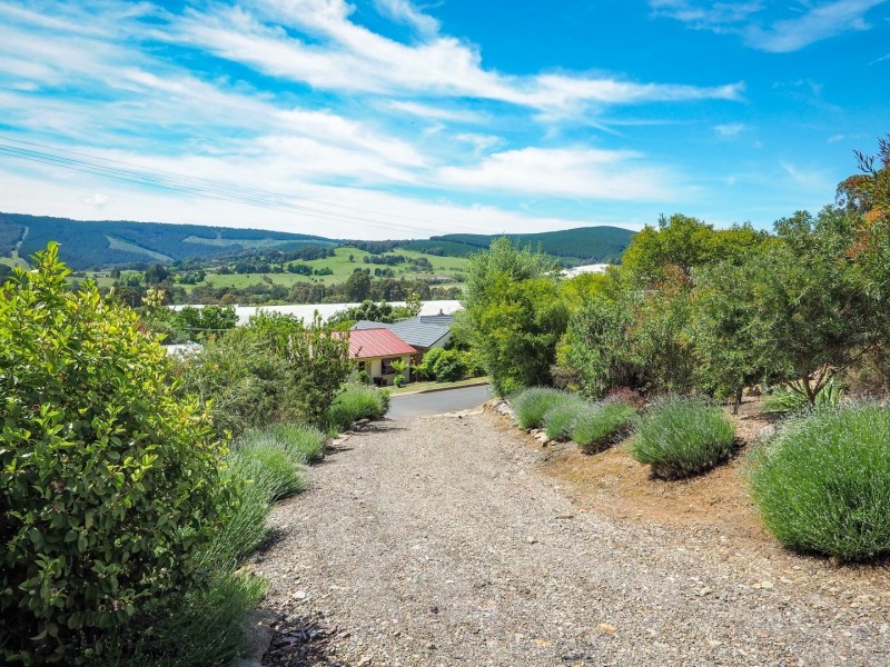 34 Sunnyside Avenue, Batlow NSW 2730