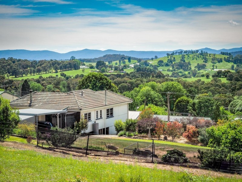 34 Sunnyside Avenue, Batlow NSW 2730