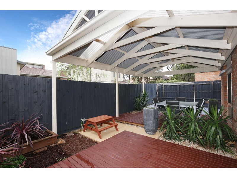 2 Railway Road, Eltham VIC 3095