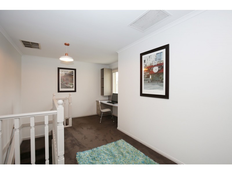 2 Railway Road, Eltham VIC 3095