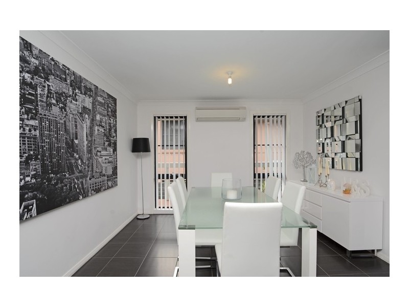 30 Ridgemont Avenue, Cameron Park NSW 2285