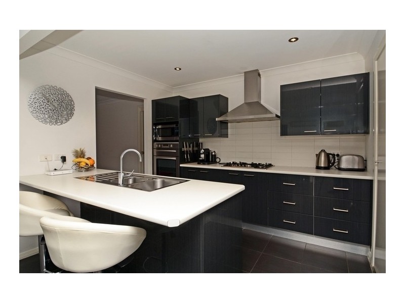 30 Ridgemont Avenue, Cameron Park NSW 2285