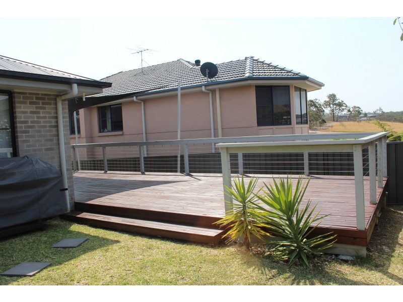 30 Ridgemont Avenue, Cameron Park NSW 2285