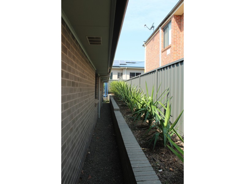 30 Ridgemont Avenue, Cameron Park NSW 2285