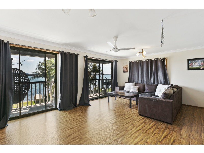 175 Grand Parade, Bonnells Bay NSW 2264