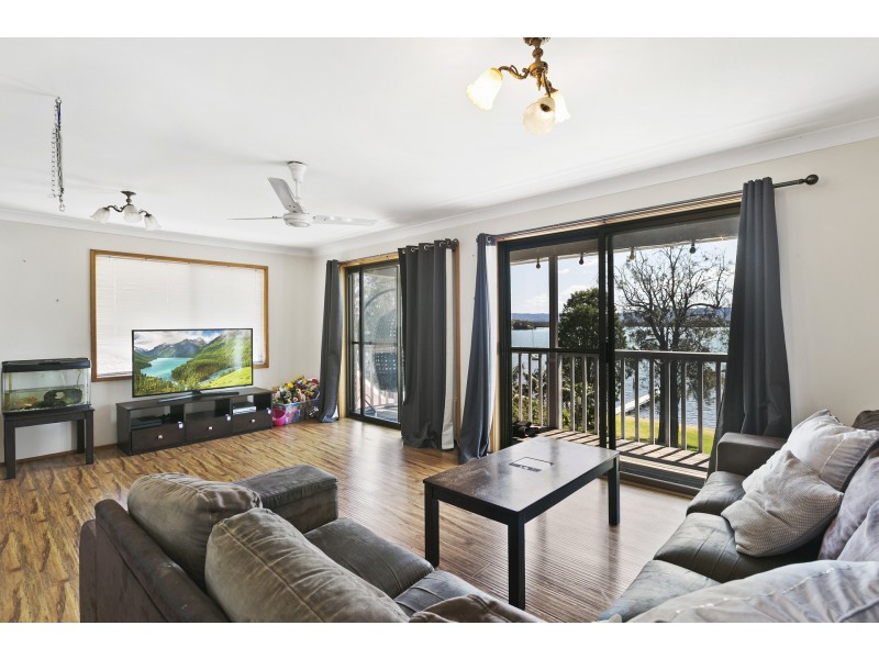 175 Grand Parade, Bonnells Bay NSW 2264