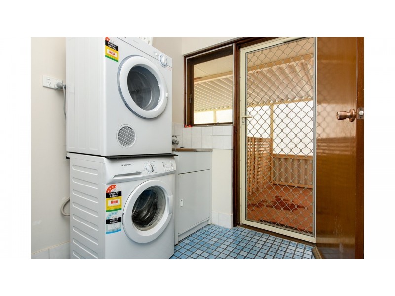 13 Hide A Way Vale, Preston Beach WA 6215