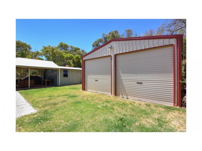 13 Hide A Way Vale, Preston Beach WA 6215