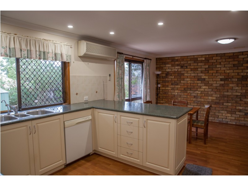 194 Ramsay Street, Centenary Heights QLD 4350