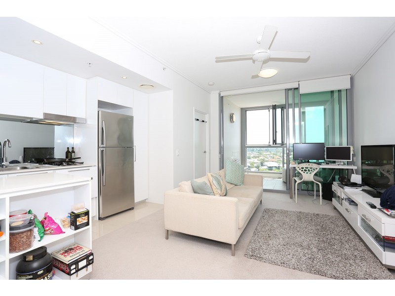 21204/8 Hercules Street, Hamilton QLD 4007