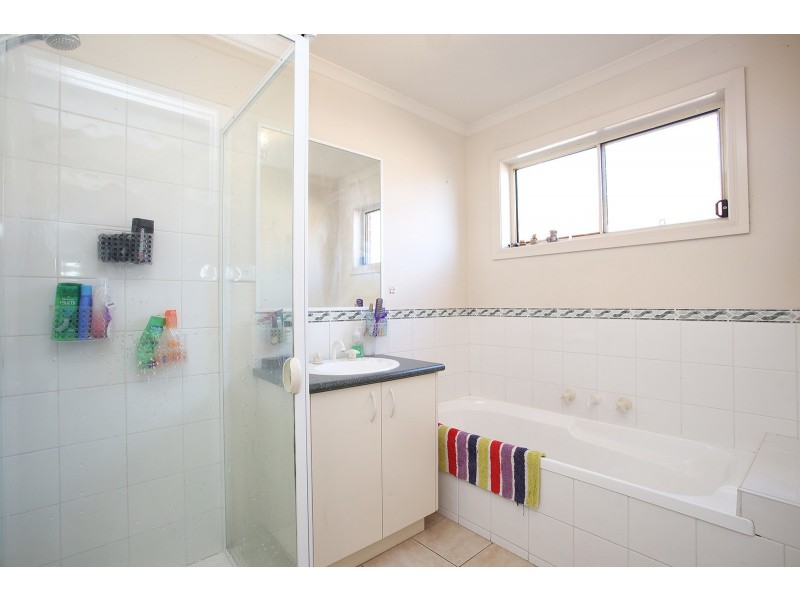 42/10-11 Dartmoor Drive, Cranbourne East VIC 3977