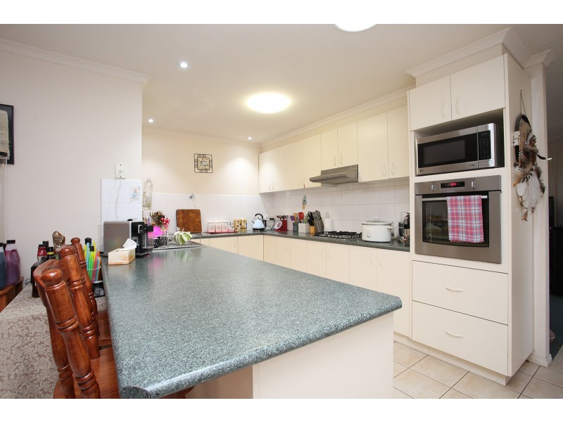 42/10-11 Dartmoor Drive, Cranbourne East VIC 3977