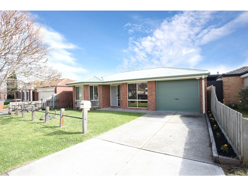 42/10-11 Dartmoor Drive, Cranbourne East VIC 3977