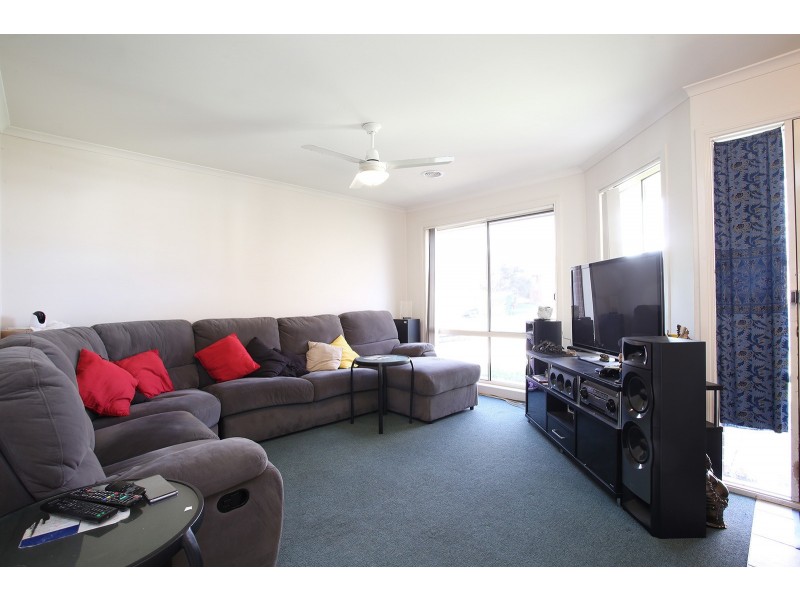 42/10-11 Dartmoor Drive, Cranbourne East VIC 3977