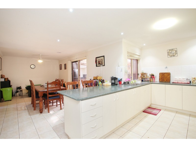 42/10-11 Dartmoor Drive, Cranbourne East VIC 3977