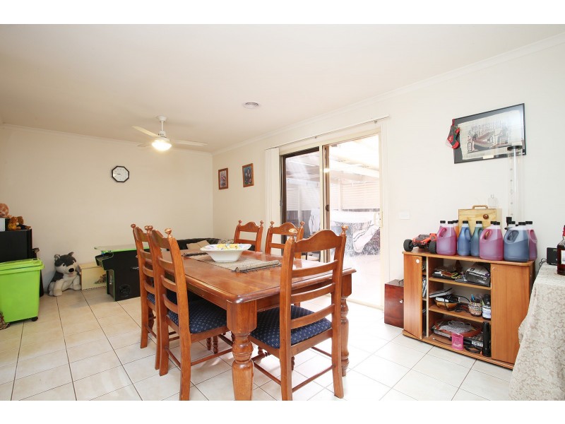 42/10-11 Dartmoor Drive, Cranbourne East VIC 3977