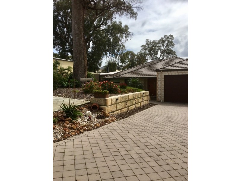 7 Bookara view, Lakelands WA 6180