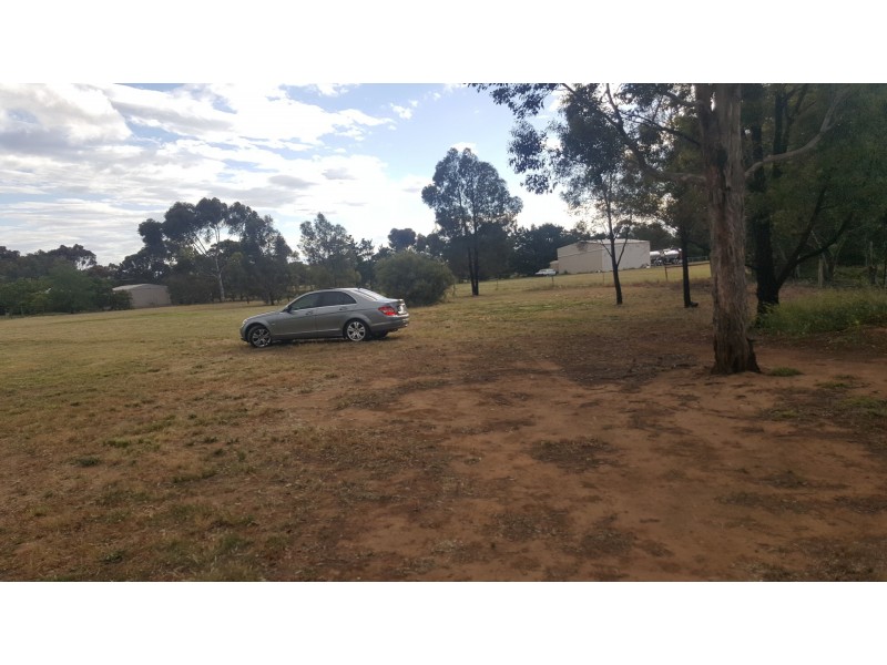 13A Djerriwarrh Court, Kurunjang VIC 3337