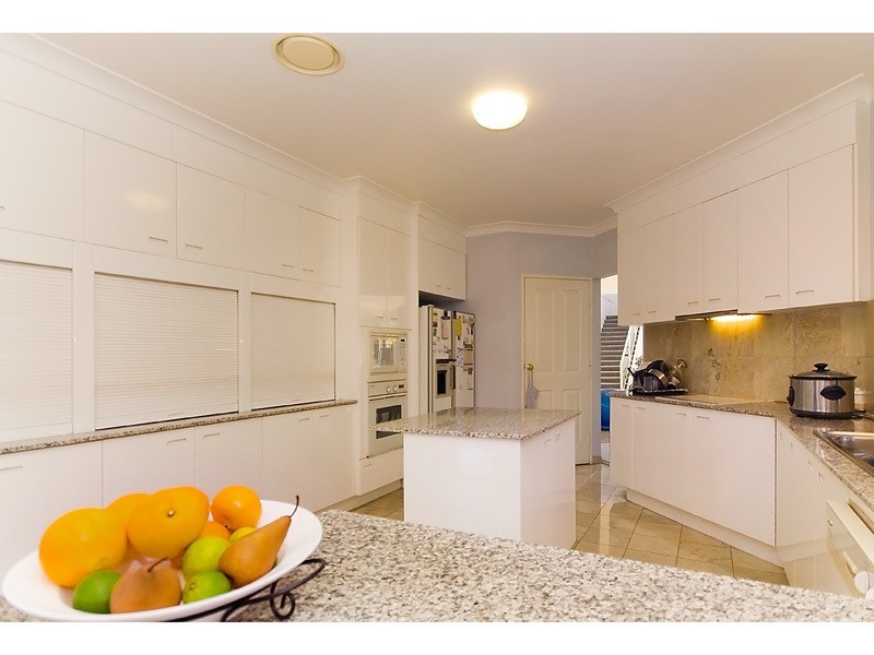 20 Woolner Place, Mount Ommaney QLD 4074