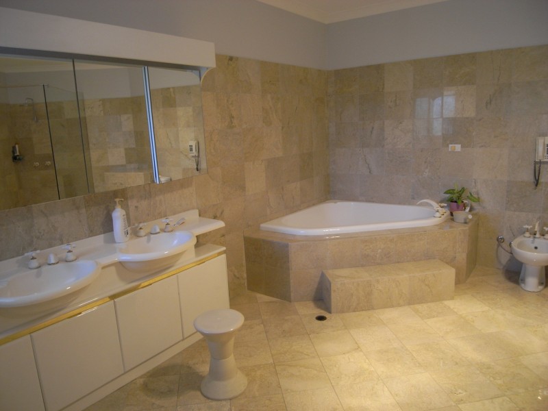 20 Woolner Place, Mount Ommaney QLD 4074