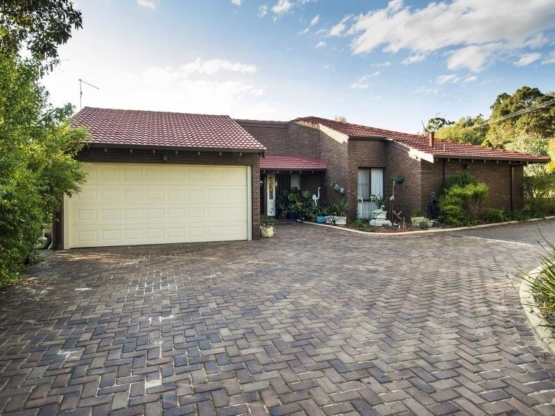 15 Rails Crescent, Wungong WA 6112