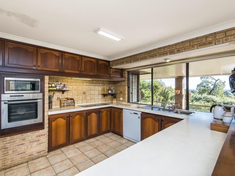 15 Rails Crescent, Wungong WA 6112